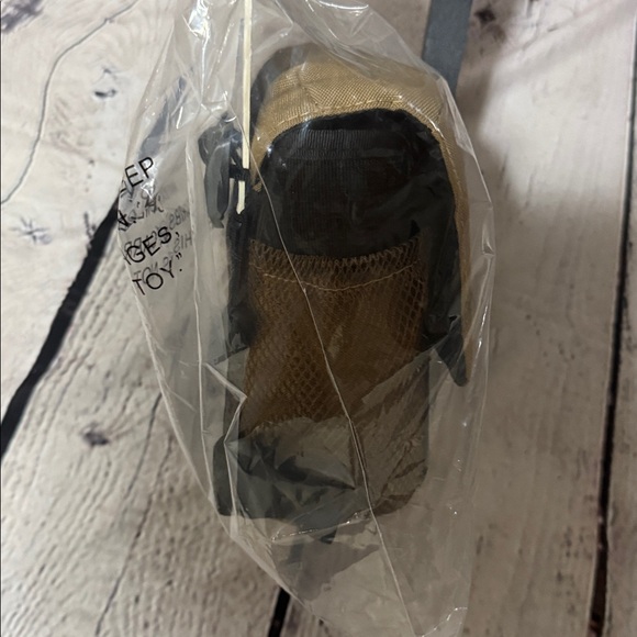 Vortex Glasspak Tan Binocular Harness Bag recommended for 50mm or smaller binos - Picture 6 of 7